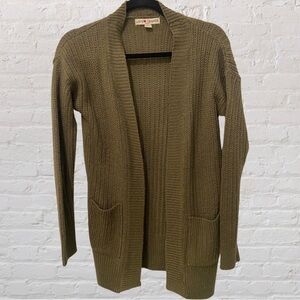 Love change Italy. Cardigan sweater. Size: SMALL